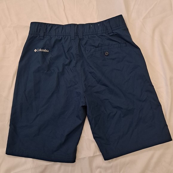 Columbia Men's Dark Blue Flat Front Mid Rise Slash Pocket Chino Shorts Sz 30/ 40 - Picture 1 of 3